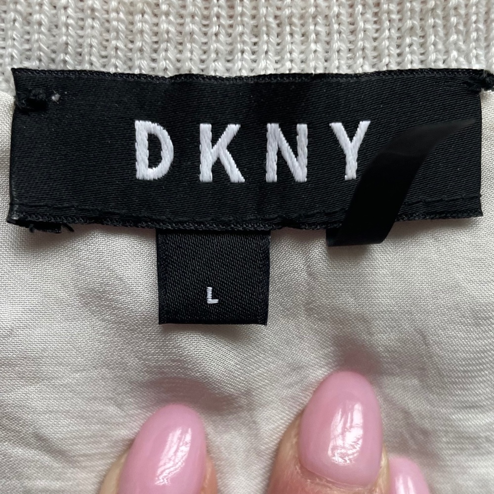 NWOT 🦋 DKNY V-Neck sweater w/side ties | Large - Picture 2 of 13